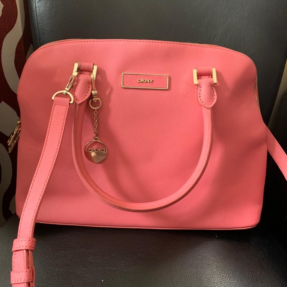 💥 CLEARENCE 💥DKNY shoulder with crossbody strap